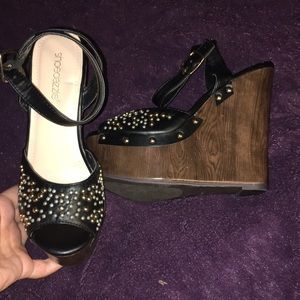 Studded wedges